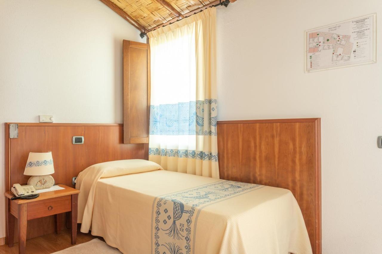 Hotel Villa Canu Cabras Bagian luar foto